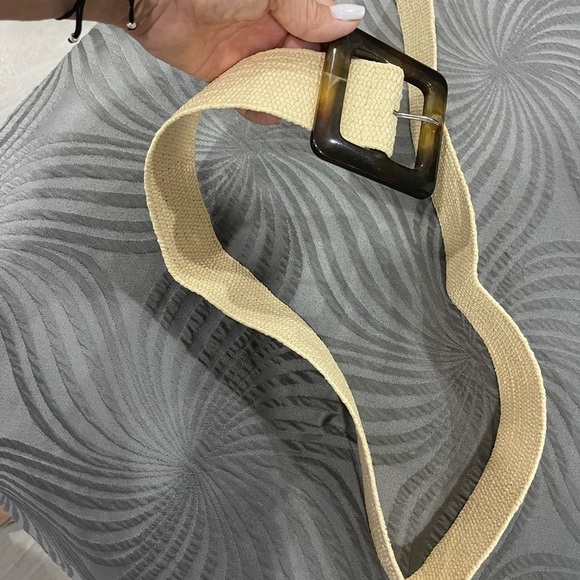 One size fits all belt never worn in Great Condition - Picture 2 of 5